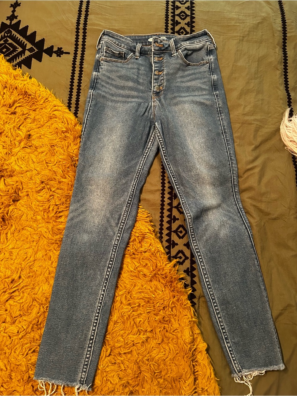 Old Navy Women’s Extra High-Rise Rockstar Button-Fly Super Skinny Jeans